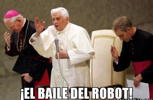 y-todos-con-el-paso-del-robot-baile-del-robot-el-papa-vaticano-chistoso